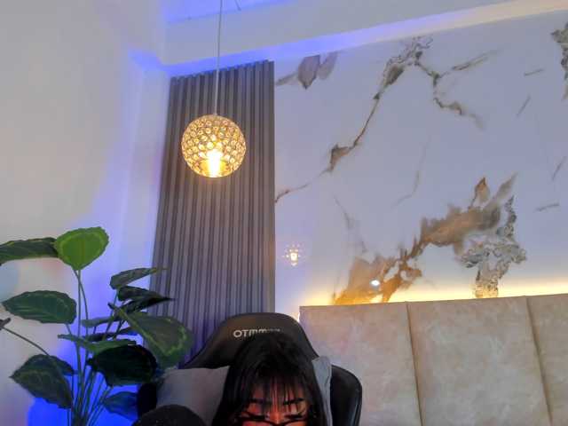 KhateMiller live cam on BongaCams
