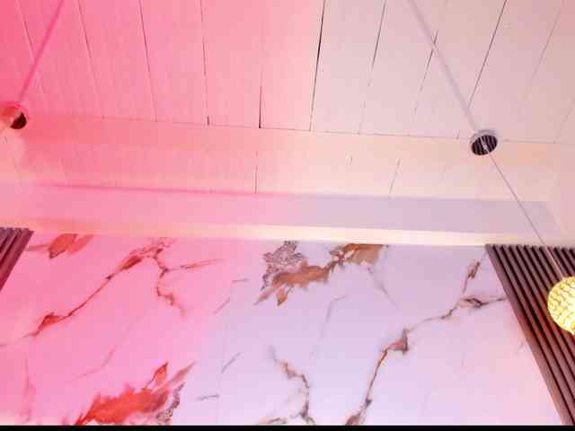 KhateMiller webcam