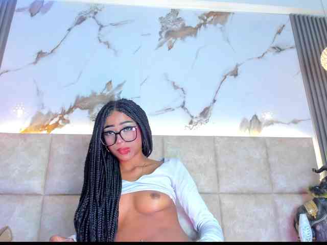 KhateMiller webcam
