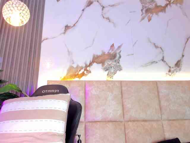 KhateMiller webcam