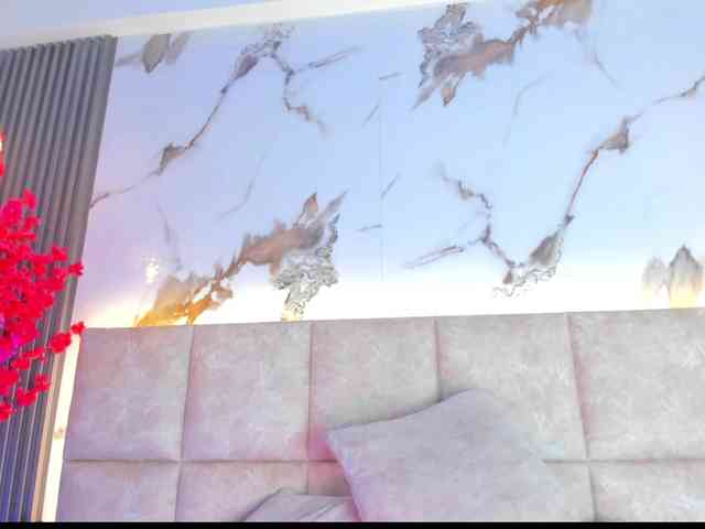 KhateMiller webcam