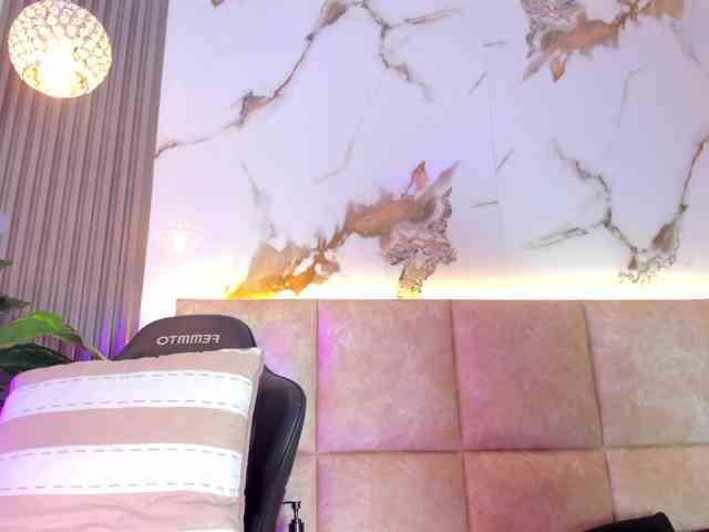 KhateMiller webcam