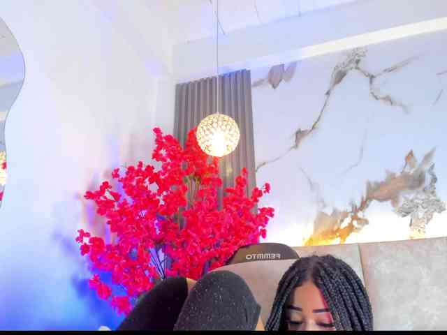 KhateMiller webcam