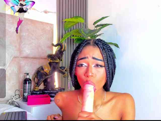 KhateMiller webcam