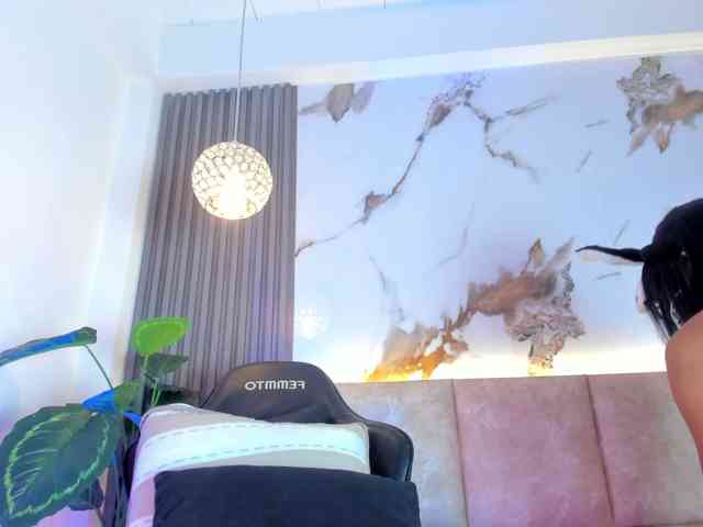 KhateMiller webcam