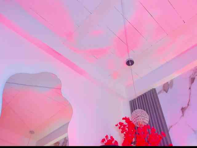 KhateMiller webcam