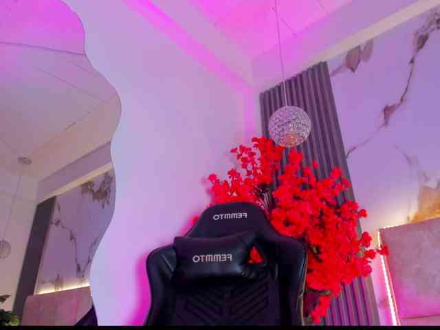 KhateMiller webcam