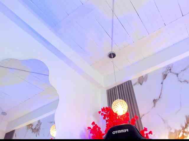 KhateMiller webcam