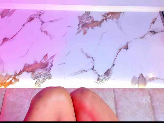 KhateMiller webcam
