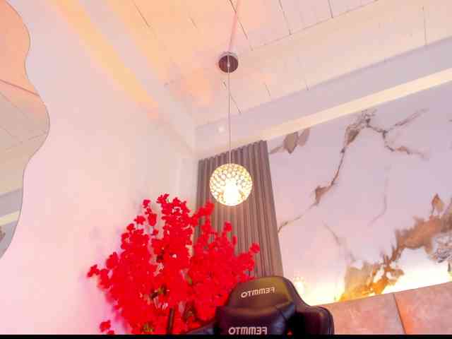 KhateMiller webcam