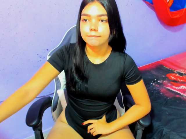 shy-luna18 live cam on BongaCams
