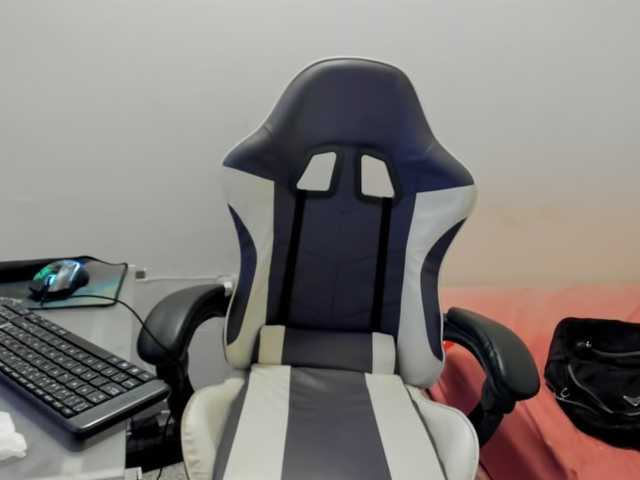 shy-luna18 Live Cam on BongaCams