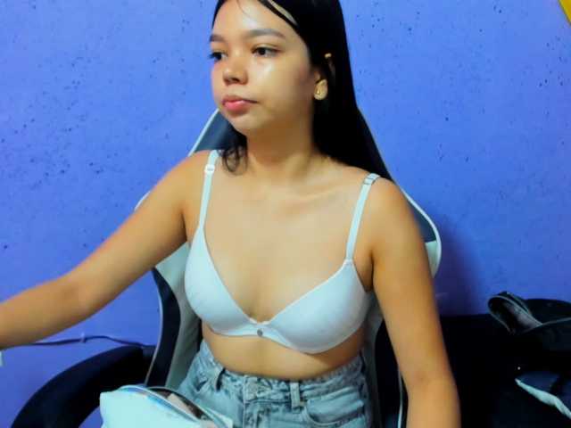 shy-luna18 live cam on BongaCams