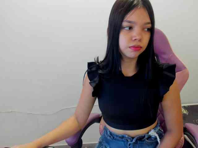 shy-luna18 webcam