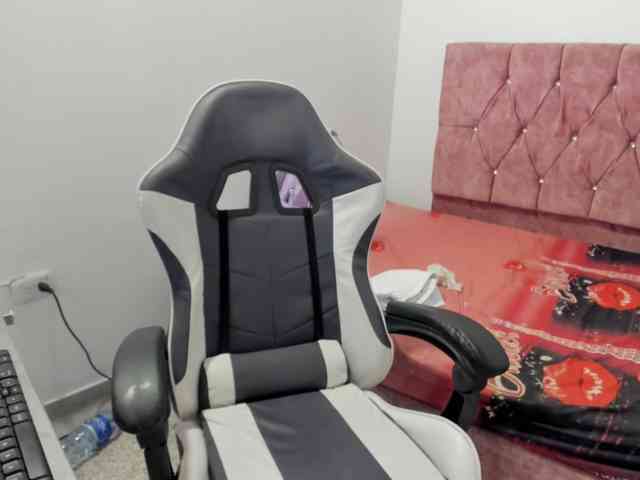 shy-luna18 webcam