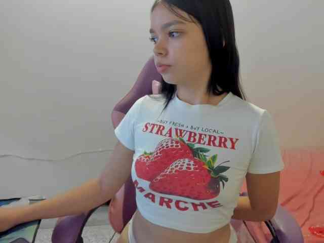 shy-luna18 webcam