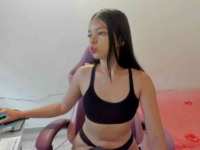 shy-luna18 webcam