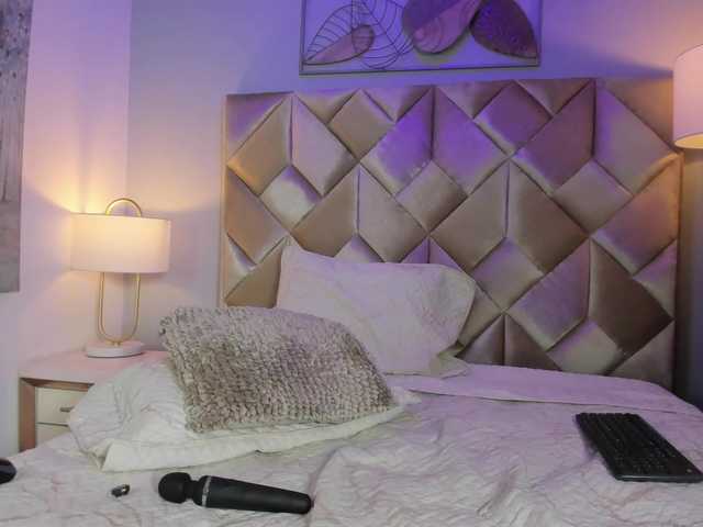 DullceEstrella live cam on BongaCams
