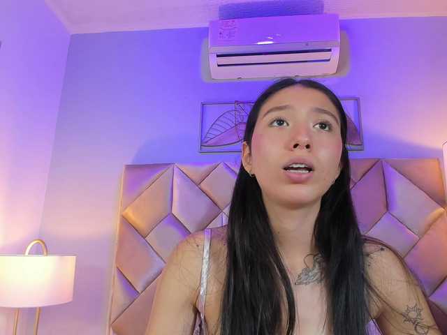 DullceEstrella live cam on BongaCams