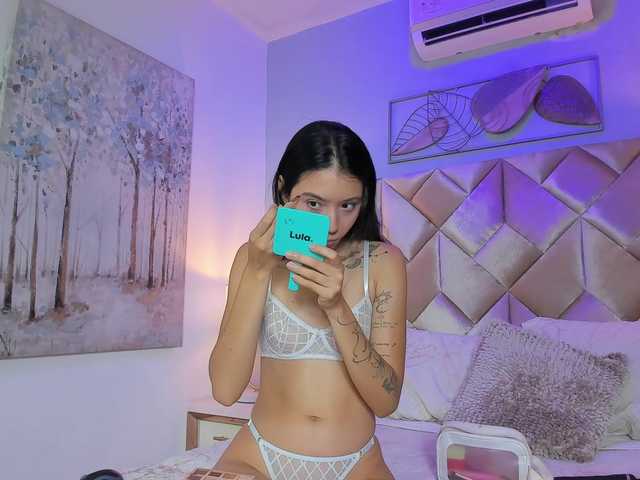 DullceEstrella live cam on BongaCams