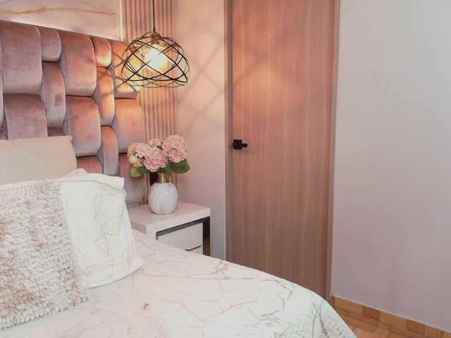 DullceEstrella's BongaCams show and profile