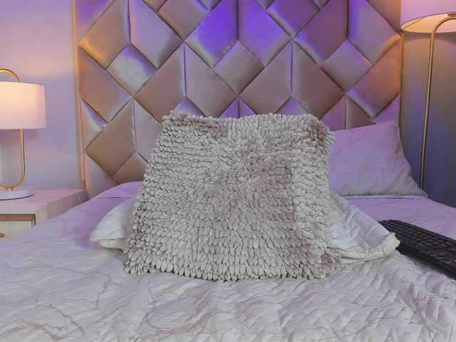 DullceEstrella live cam on BongaCams