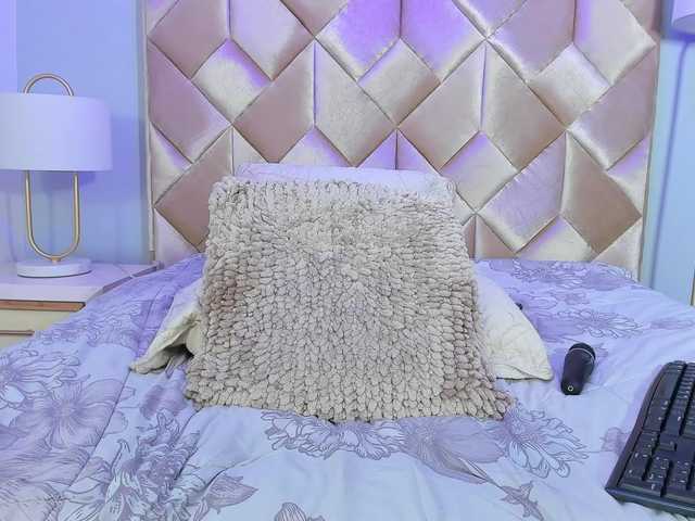 DullceEstrella live cam on BongaCams
