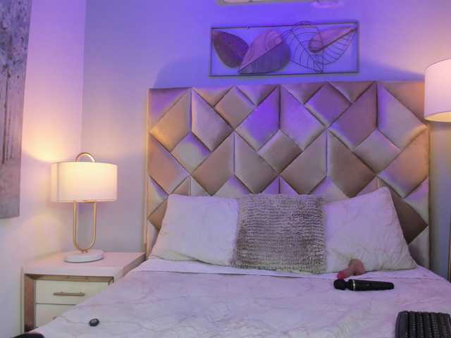 DullceEstrella, live now on BongaCams