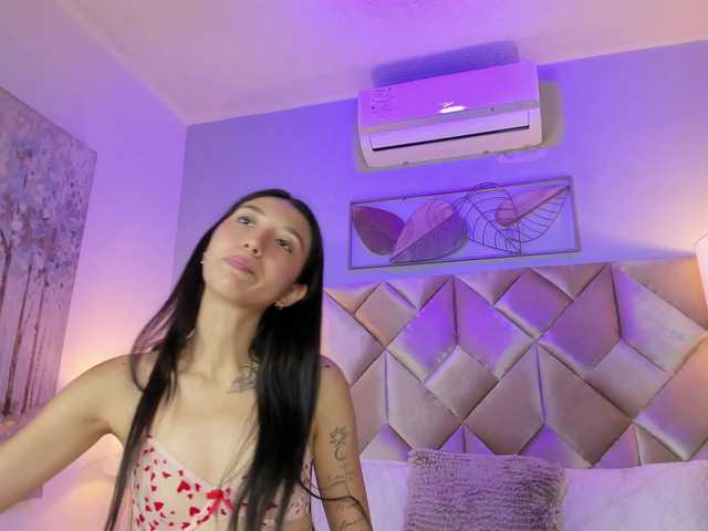DullceEstrella live cam on BongaCams