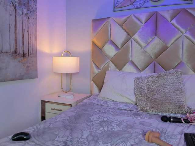 DullceEstrella live cam on BongaCams