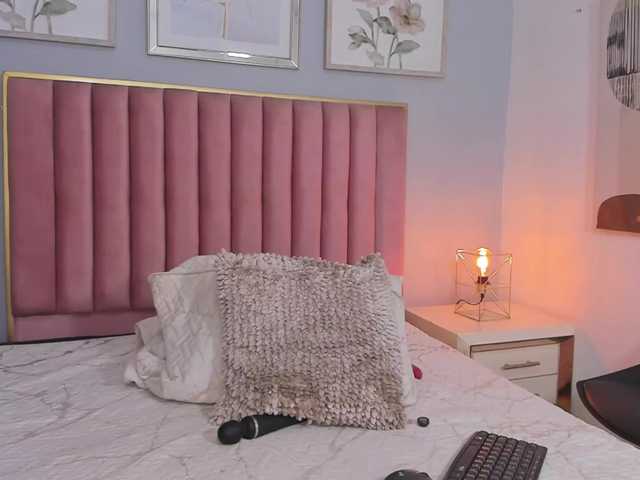 DullceEstrella's BongaCams show and profile