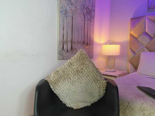 DullceEstrella live cam on BongaCams