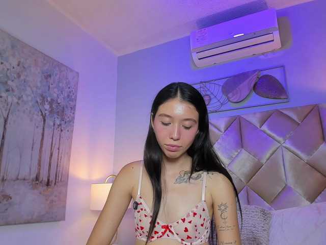DullceEstrella live cam on BongaCams