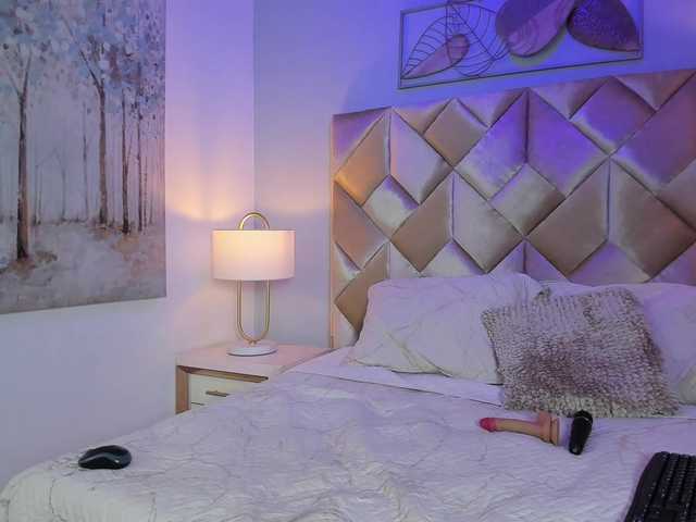 DullceEstrella live cam on BongaCams
