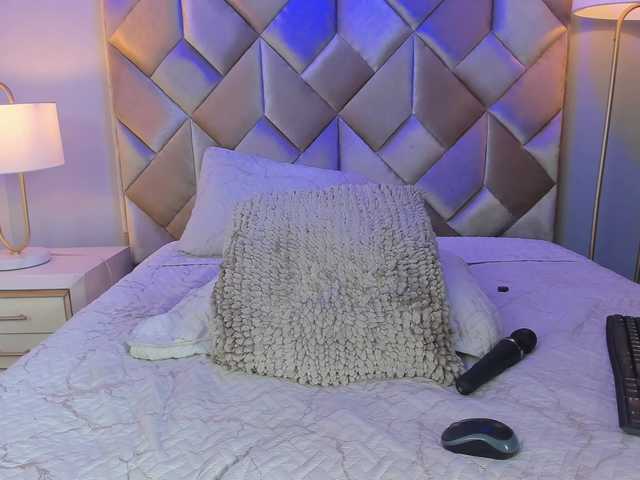 DullceEstrella live cam on BongaCams