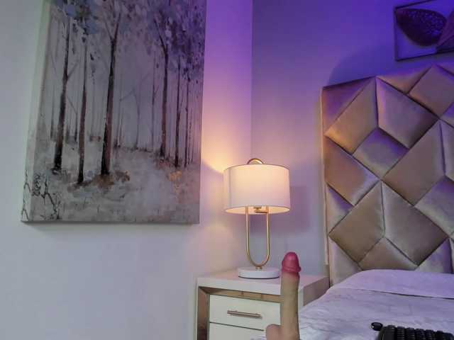 DullceEstrella live cam on BongaCams