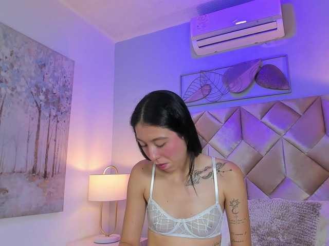 DullceEstrella live cam on BongaCams