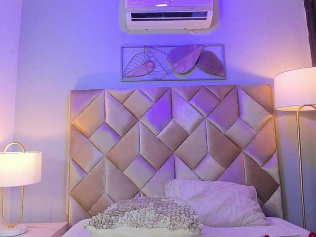 DullceEstrella live cam on BongaCams