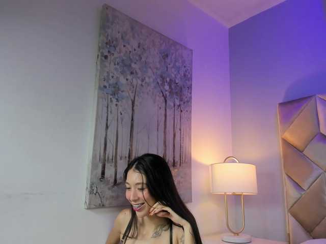 DullceEstrella live cam on BongaCams