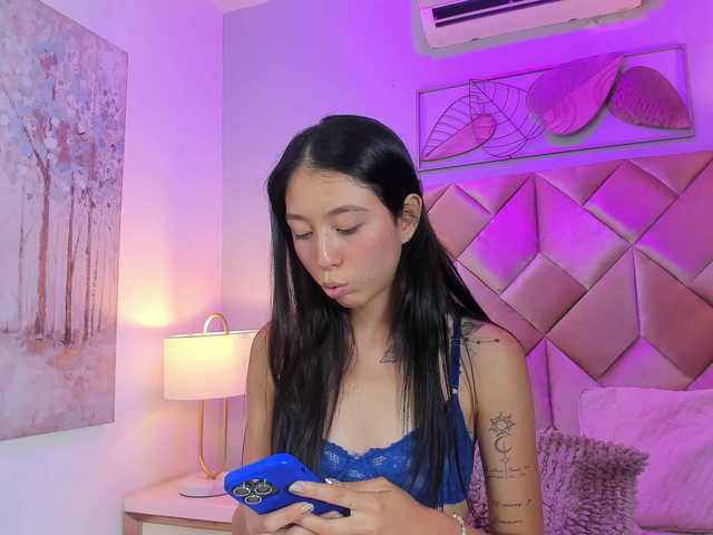 DullceEstrella live cam on BongaCams