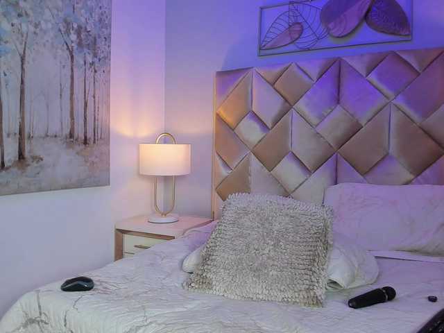 DullceEstrella live cam on BongaCams