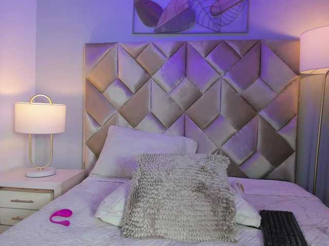 DullceEstrella live cam on BongaCams