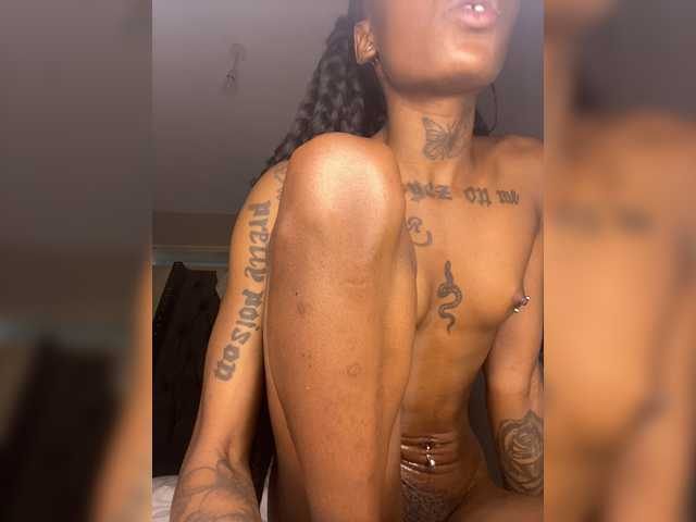 Badgalnish-1 live cam on BongaCams