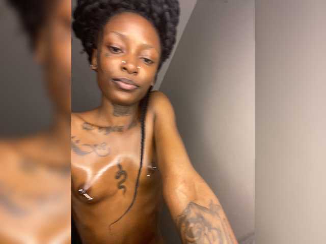 Badgalnish-1 live cam on BongaCams