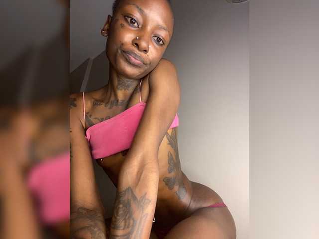 Badgalnish-1 live cam on BongaCams