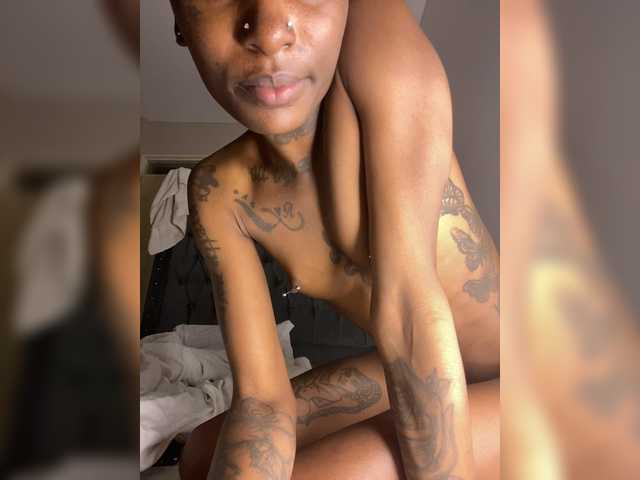 Badgalnish-1 live cam on BongaCams