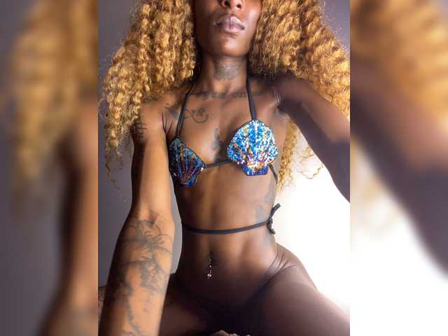 Badgalnish-1 live cam on BongaCams