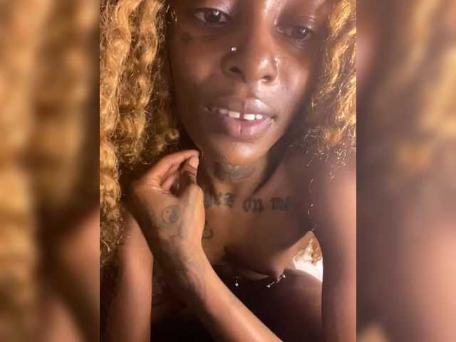 Badgalnish-1 live cam on BongaCams