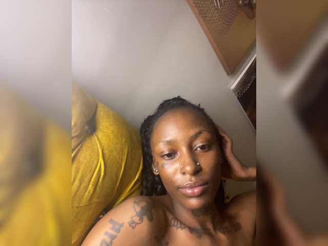 Badgalnish-1 live cam on BongaCams