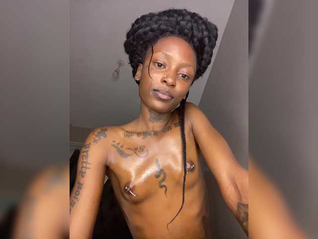 Badgalnish-1 live cam on BongaCams